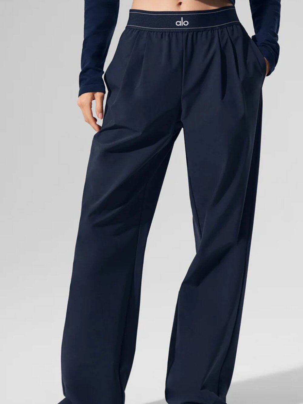 Authentic Alo Yoga 💗 Navy Blue Suit Pants 😚Women's Classic Fit NWT (Regular) - Picture 2 of 6